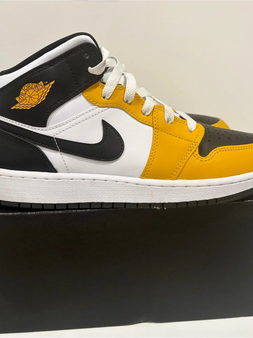 Nike Jordan 1 Mid Kids 6Y Sneakers - White, Black & Yellow
